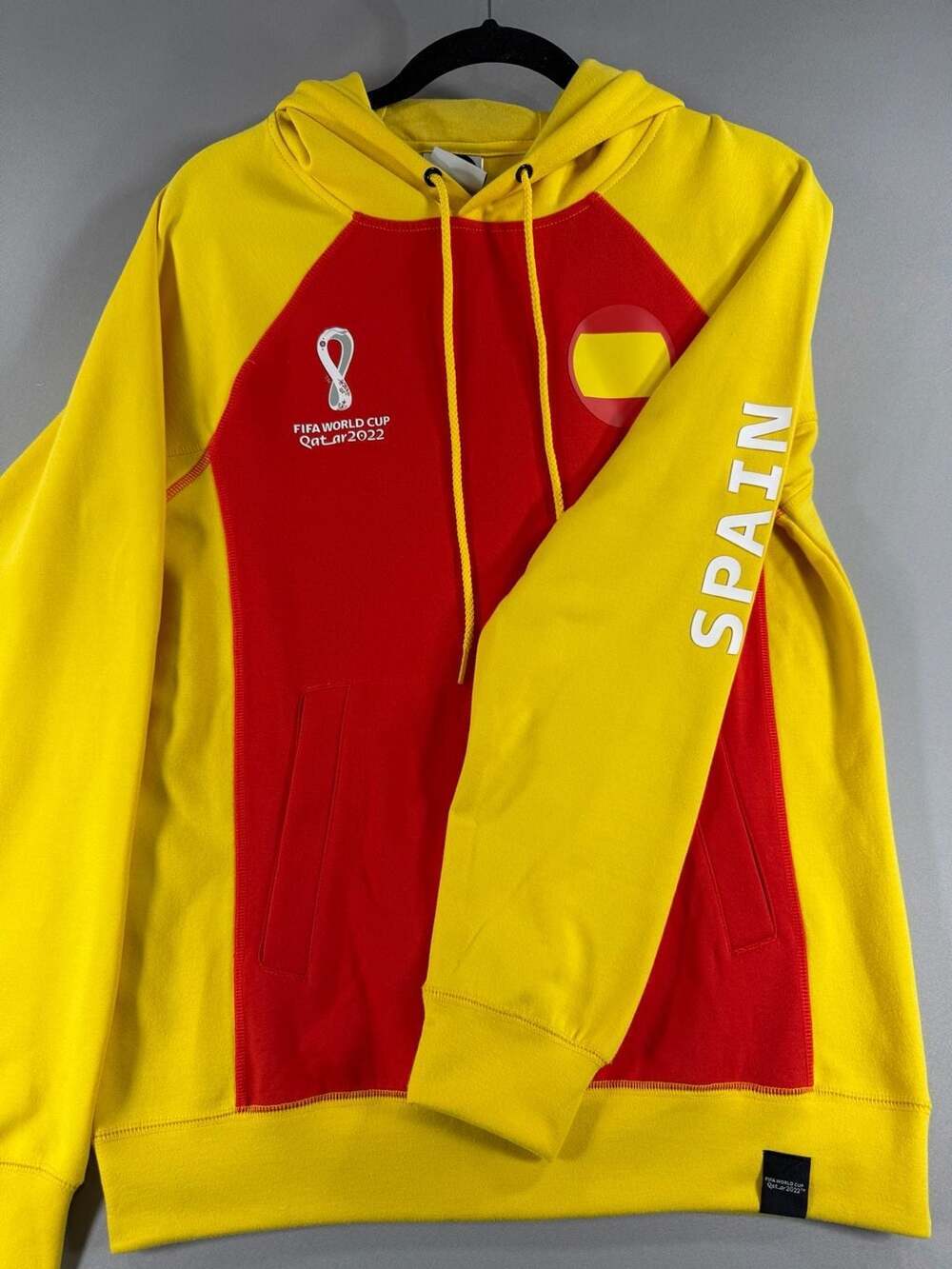 FIFA World Cup Qatar 2022 Spain Country Raglan Tech Fleece Hoodie Size Small